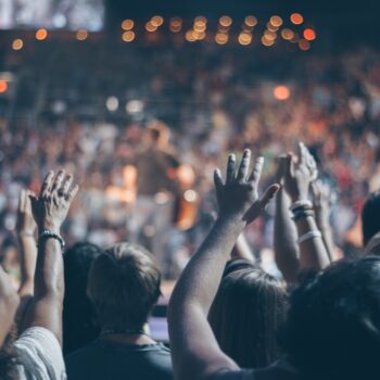 Evento adiado: como comunicar e reter o público