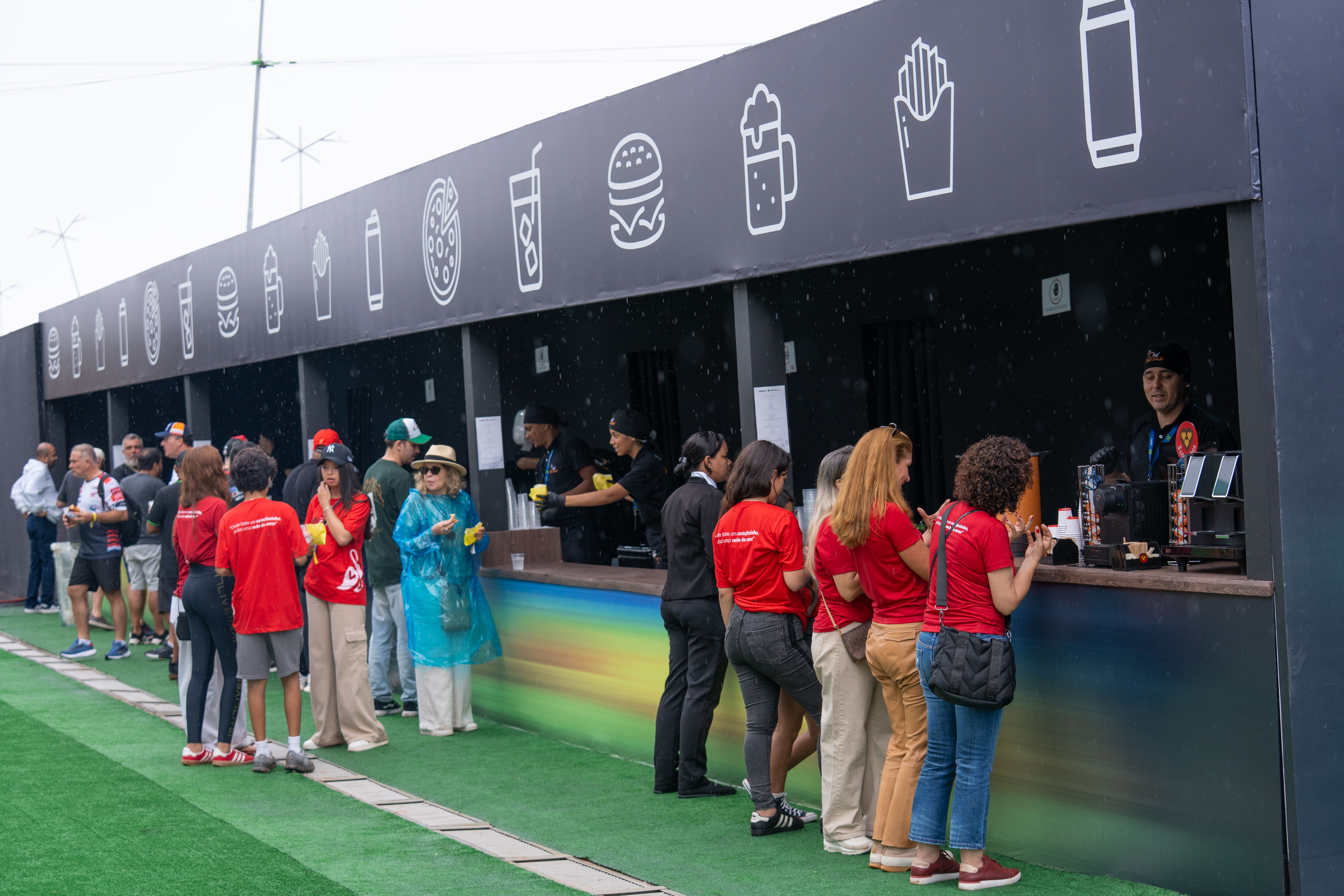 Ficha ou cashless: como escolher o modelo de consumo do seu evento
